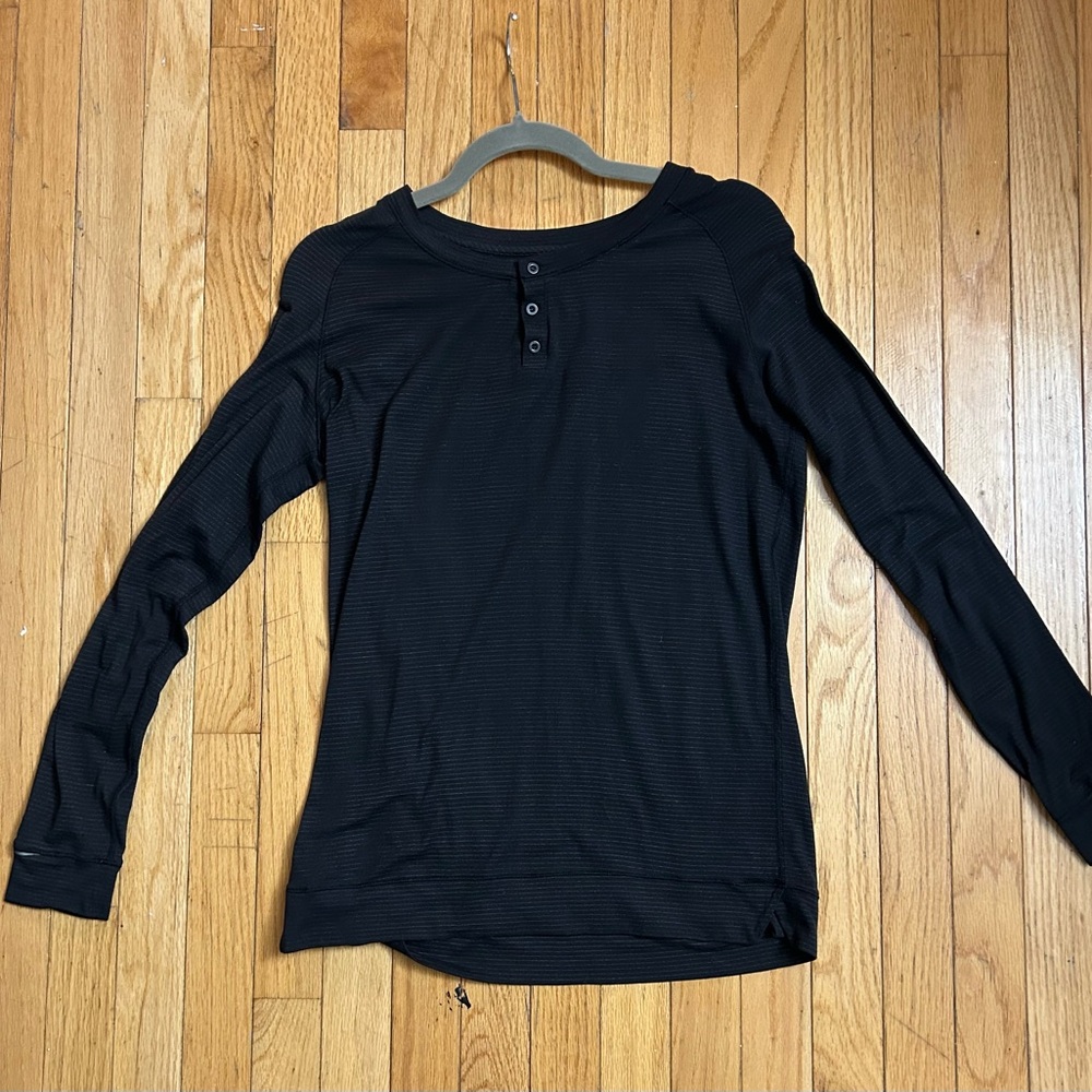 EUC Lululemon Women’s Black & Gray Striped Henley Runamuck Long Sleeve Top